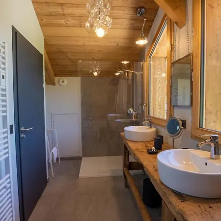 Chalet Chebi Wifi Parking Prive * Meribel